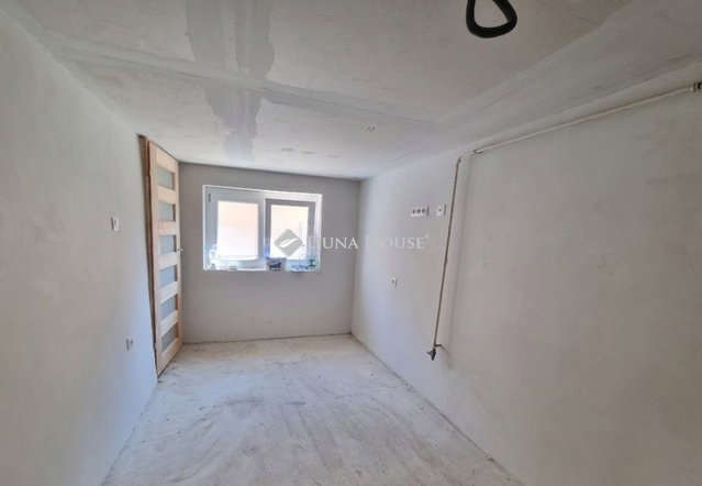 Eladó családi ház, Ercsiben 47.7 M Ft, 3 szobás