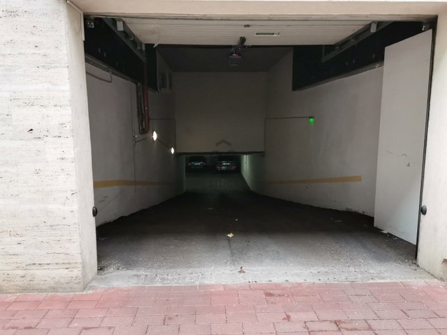 Eladó garázs, Budapesten, IX. kerületben 8.5 M Ft
