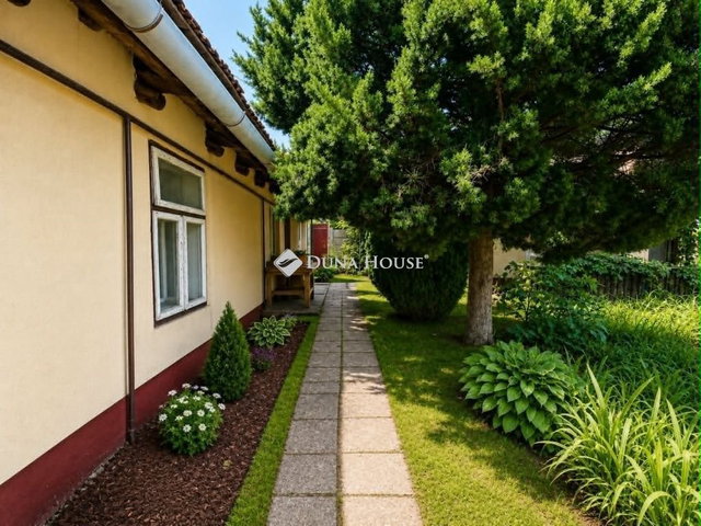 Eladó családi ház, Orosházán 12.9 M Ft, 2 szobás
