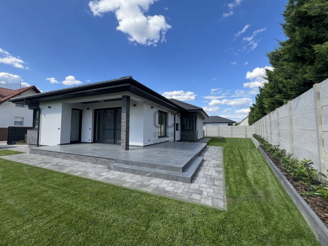 Eladó családi ház, Szigetszentmiklóson 164.9 M Ft, 5 szobás