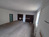 Eladó családi ház, Cegléden 89.5 M Ft, 3 szobás