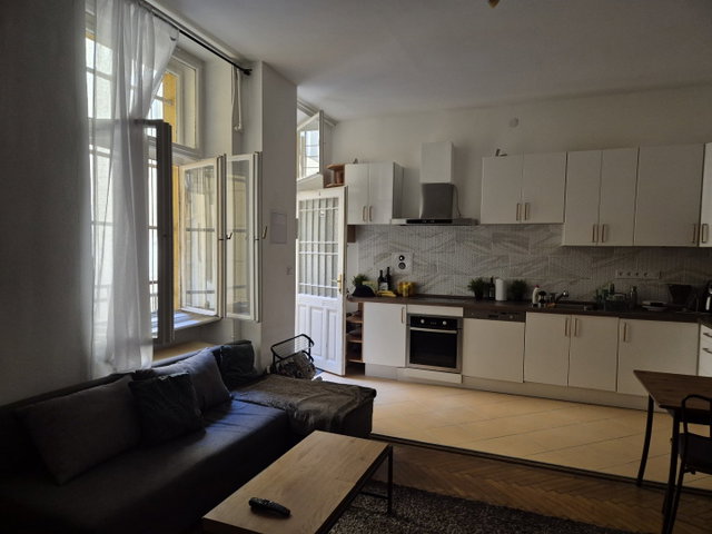 Eladó téglalakás, Budapesten, VII. kerületben, Nefelejcs utcában