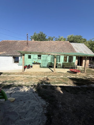 Eladó családi ház, Koppányszántón 10 M Ft, 2 szobás