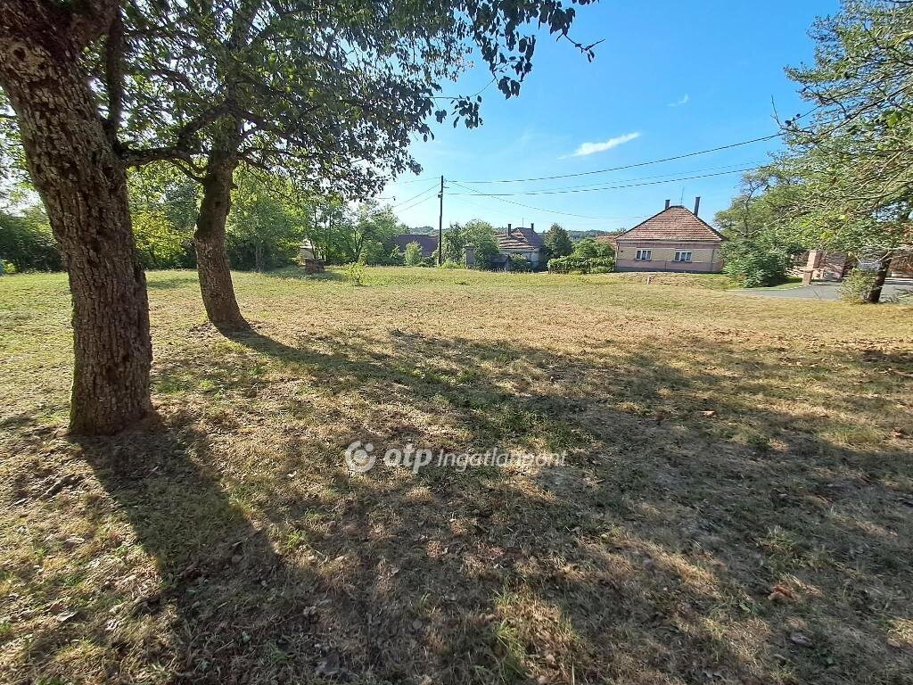 953 m² · 22.900.000 Ft