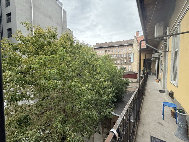 Eladó téglalakás, Budapesten, VIII. kerületben 52.5 M Ft