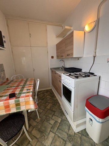 Eladó panellakás, Pécsett, Páfrány utcában 39.99 M Ft