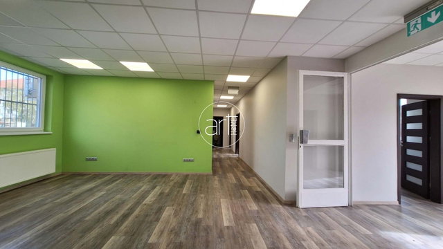 Kiadó iroda, Szegeden, Bakay Nándor utcában 462 E Ft / hó