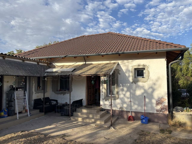 Eladó családi ház, Bicskén 79.9 M Ft, 2 szobás