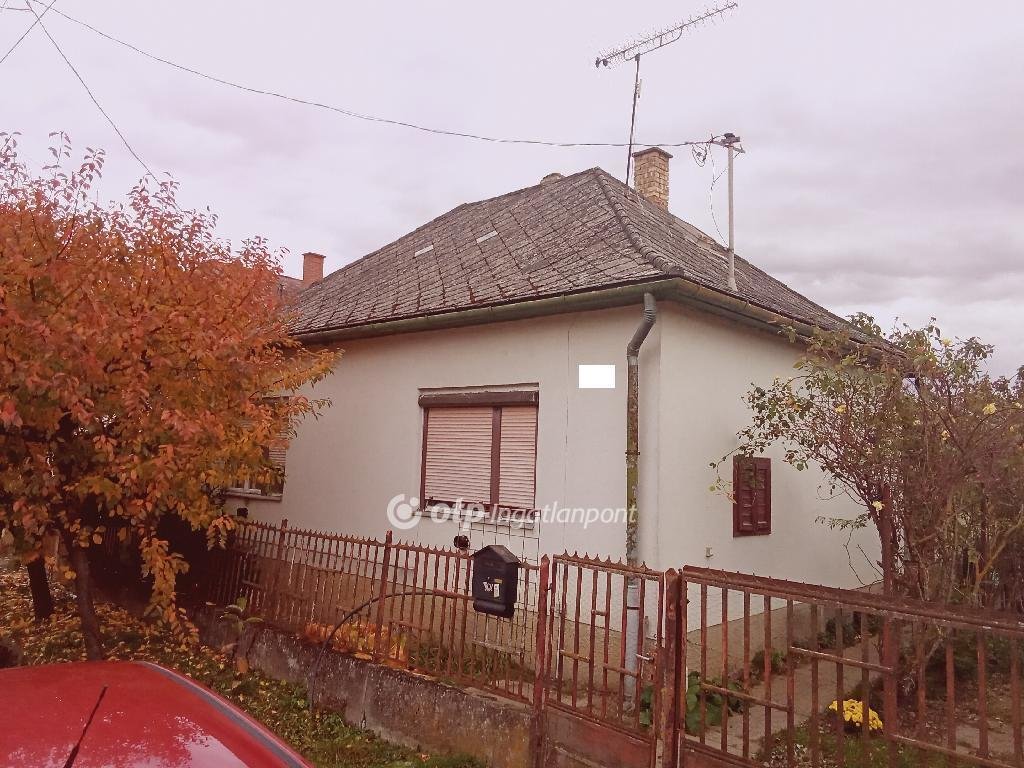 2 bed · 79m² · 30.000.000 ft