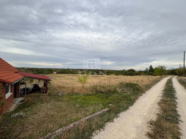 Eladó nyaraló, Celldömölkön 15 M Ft, 2 szobás