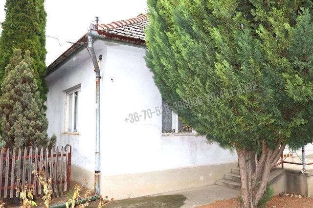 Eladó családi ház, Pilisen 44.5 M Ft, 3 szobás