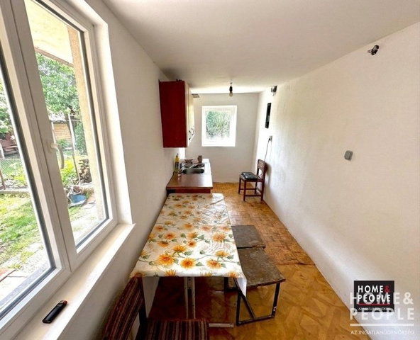 Eladó családi ház, Makón 18 M Ft, 3 szobás
