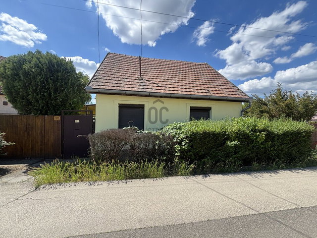 Eladó családi ház, Szolnokon 20.99 M Ft, 2 szobás