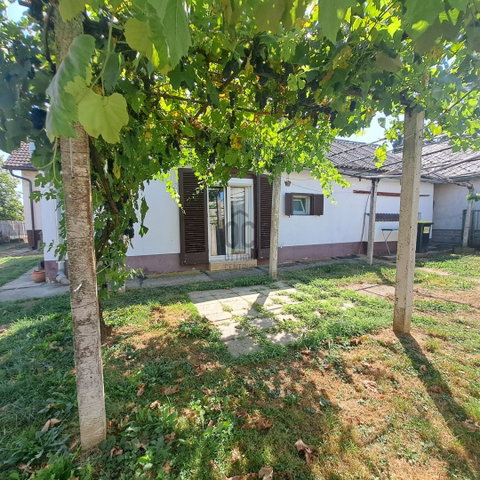 Eladó családi ház, Szentgotthárdon 89.9 M Ft, 6 szobás