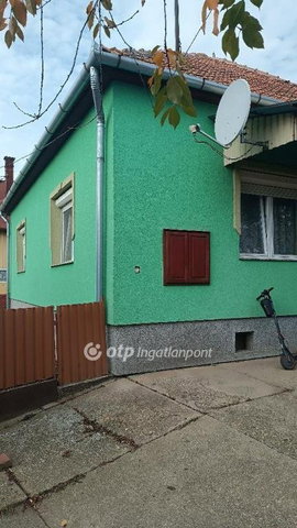 Eladó családi ház, Törtelen 55 M Ft, 3+1 szobás