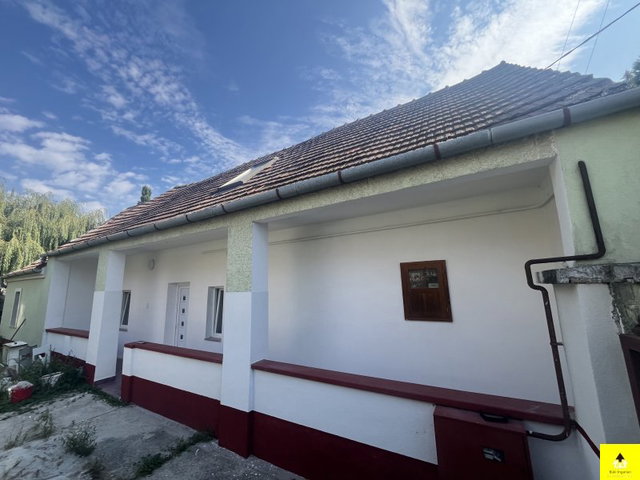 Eladó családi ház, Csepregen 47 M Ft, 4 szobás