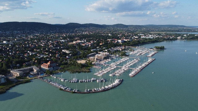 Eladó téglalakás, Balatonfüreden 352.92 M Ft, 3 szobás