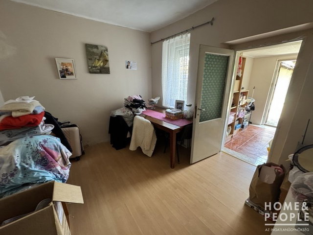 Eladó téglalakás, Szegeden 55 M Ft, 2 szobás
