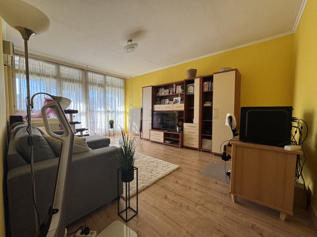 Eladó panellakás, Pécsett 43.9 M Ft, 2 szobás