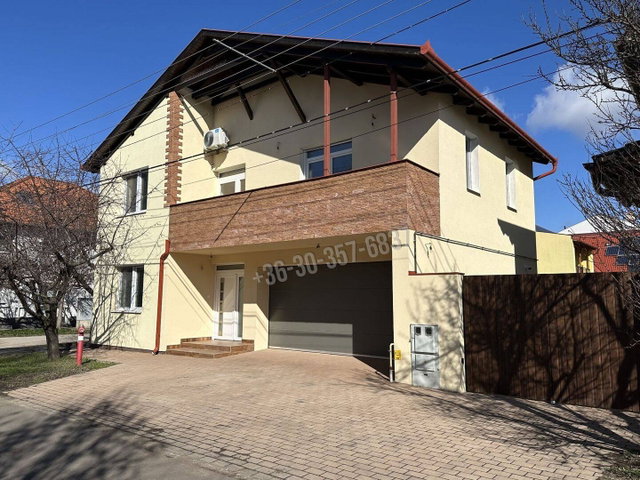 Eladó családi ház, Szegeden 209 M Ft, 6 szobás