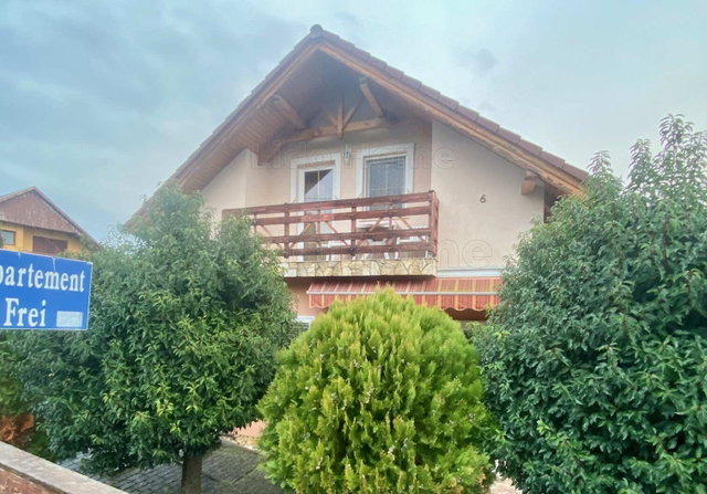 Eladó hotel, Zalakaroson 159.9 M Ft, 5 szobás