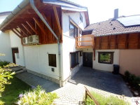 Eladó sorház, Pécsett 124.9 M Ft, 5 szobás