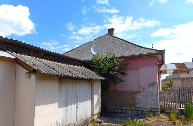 Eladó családi ház, Dombrádon, Rákóczi úton 12.74 M Ft