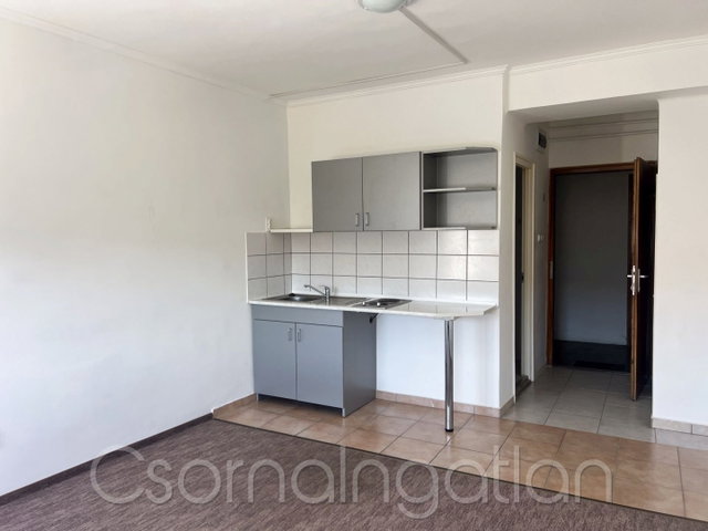 Kiadó téglalakás, albérlet, Kapuváron 85 E Ft / hó, 1 szobás