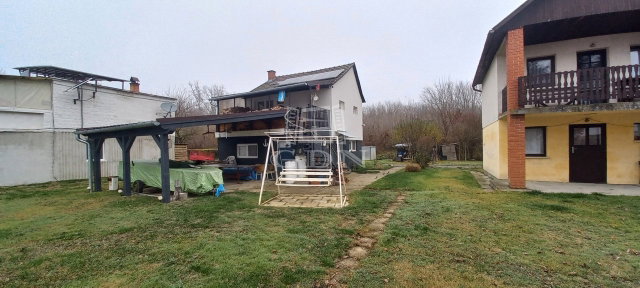 Eladó nyaraló, Érsekcsanádon 27 M Ft, 1+2 szobás
