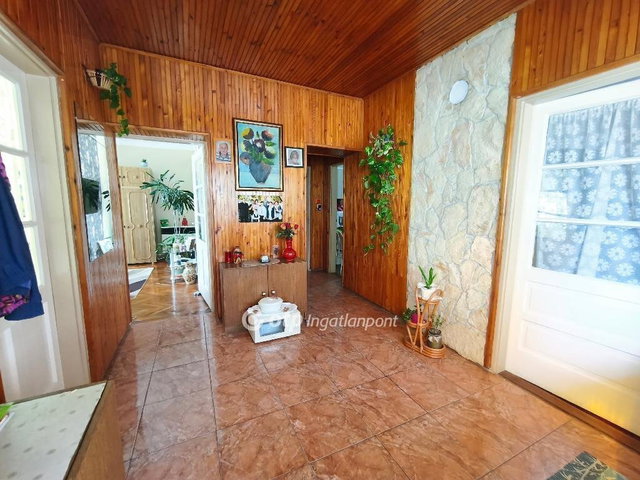 Eladó családi ház, Kiszomboron 55 M Ft, 6 szobás