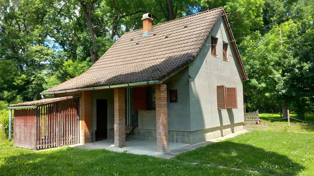 Eladó nyaraló, Bogyiszlón 34.9 M Ft, 4 szobás