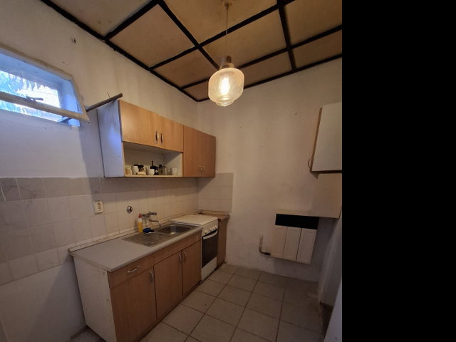 Eladó családi ház, Úrin 35 M Ft, 3+1 szobás