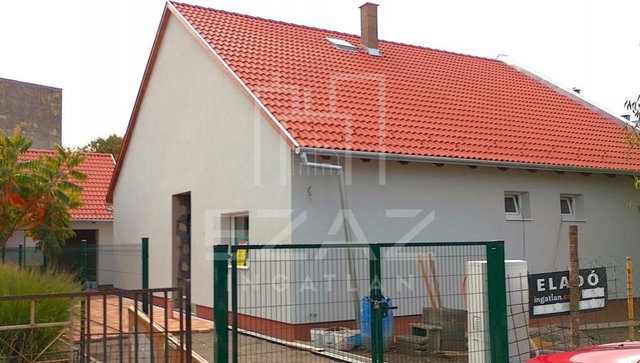 Eladó családi ház, Szigetváron 99.99 M Ft, 4 szobás