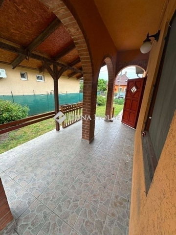 Eladó családi ház, Majosházán 74.9 M Ft, 4 szobás