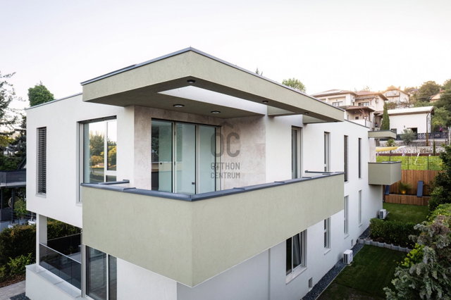 Eladó téglalakás, Balatonalmádiban 150 M Ft, 3 szobás
