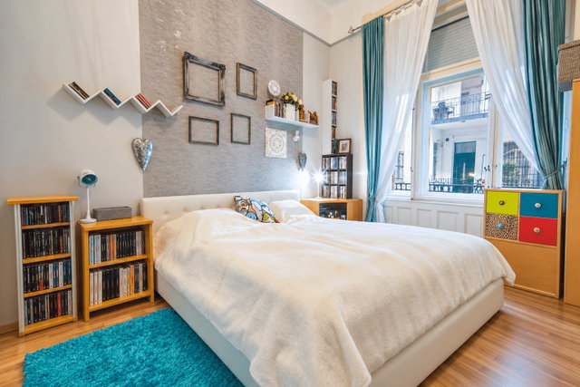 Eladó téglalakás, Budapesten, IX. kerületben, Bakáts téren