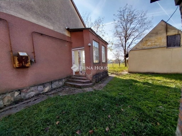 Eladó ikerház, Szegeden 45 M Ft, 2 szobás / költözzbe.hu