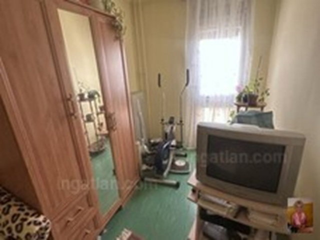 Eladó panellakás, Pécsett 40 M Ft, 2 szobás