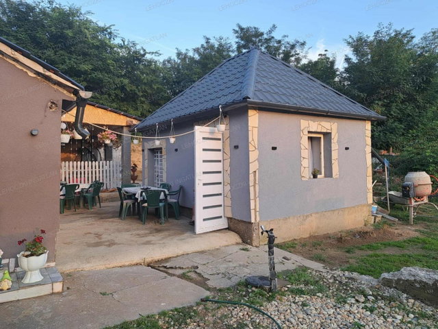 Eladó családi ház, Gávavencsellőn 22.5 M Ft, 4+1 szobás