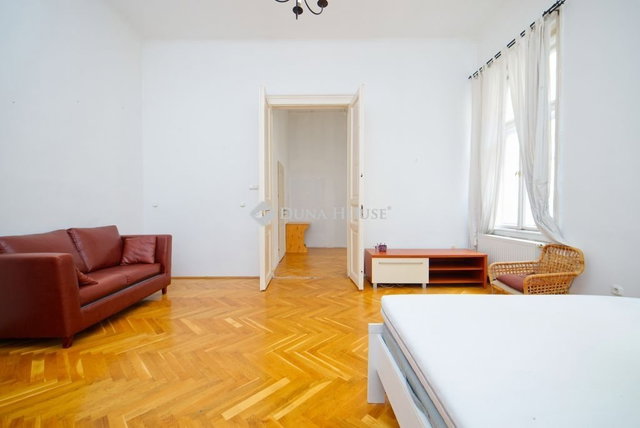 Eladó téglalakás, Budapesten, VI. kerületben 122 M Ft, 4 szobás