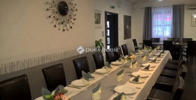 Eladó hotel, Tolnán 590 M Ft, 31 szobás / költözzbe.hu