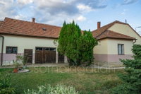 Eladó családi ház, Csornán 42 M Ft, 4 szobás