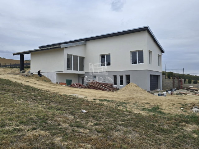Eladó családi ház, Bocföldén 117 M Ft, 4 szobás