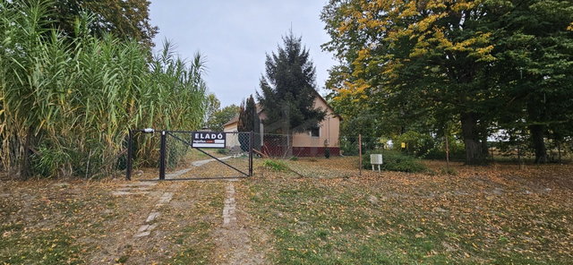 Eladó családi ház, Háromfán 24 M Ft, 3 szobás