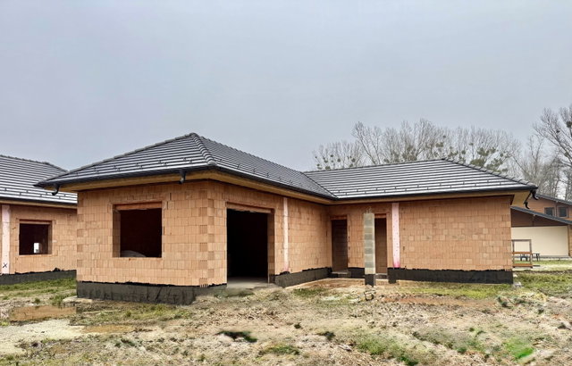 Eladó családi ház, Sárváron 105 M Ft, 3 szobás