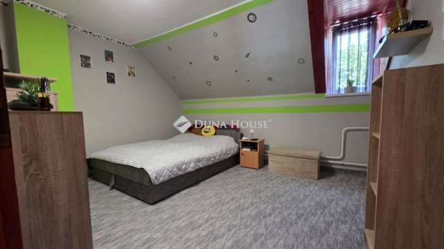 Eladó családi ház, Csempeszkopácson 134.9 M Ft, 8 szobás