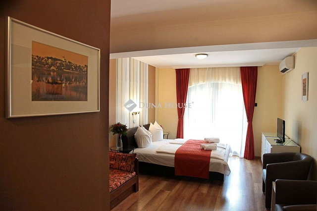 Eladó hotel, Tihanyban 895 M Ft, 15 szobás / költözzbe.hu