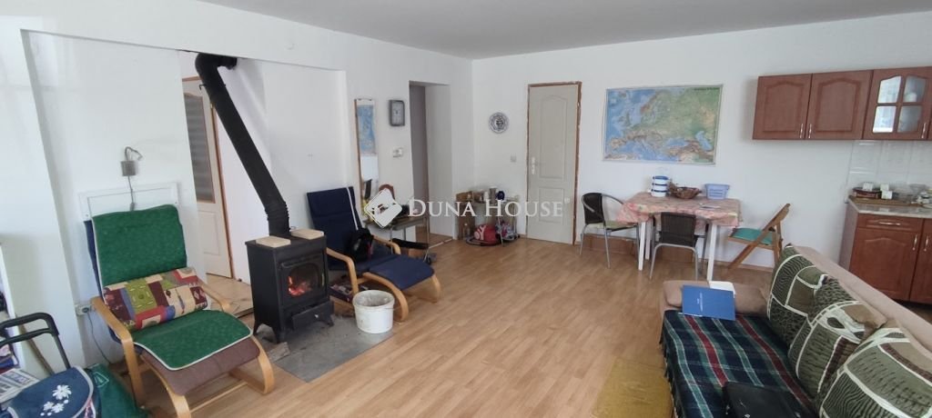 2 bed · 107m² · 49.000.000 ft