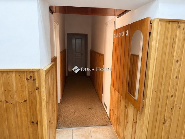 Eladó téglalakás, Pécelen, Baross utcában 57 M Ft, 3 szobás