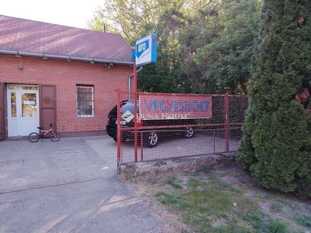 Eladó üzlethelyiség, Sárbogárdon 16 M Ft / költözzbe.hu